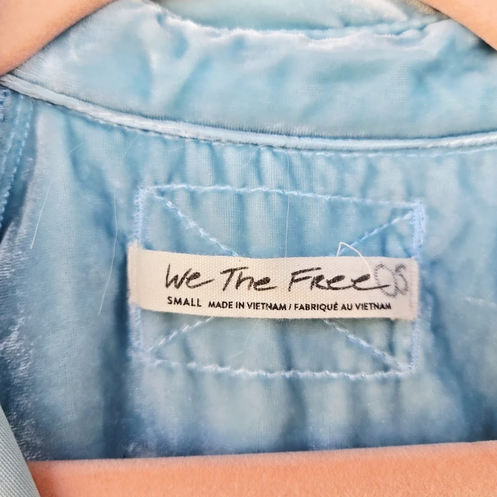 We The Free People Night Skies Oversized Velvet Button Down Pacific Breeze Small - Picture 5 of 8